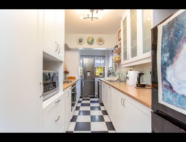 1.5 BEDROOM APARTMENT SOLD IN KENILWORTH UPPER